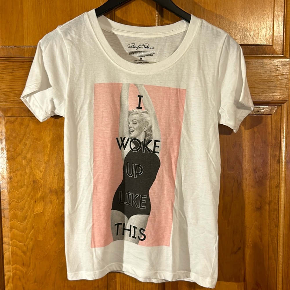 Marilyn Monroe Short Sleeve Shirt “ I Woke Up Like This” shirt Size Med-EUC